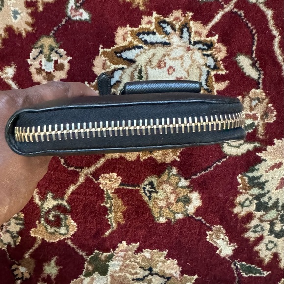 🍁SOLD🍁Prada Saffiano Leather Wallet - Picture 4 of 10